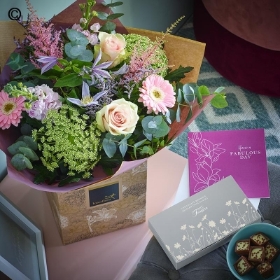 Large Mothers Day Pastel Hand tied, Chocs and Card